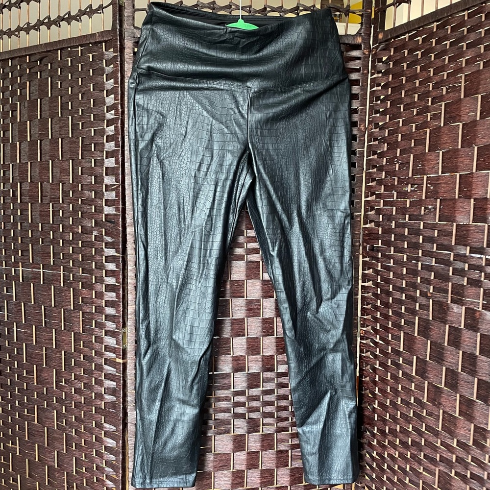 Nicole Miller Faux Leather Black Leggings Pants Snake Skin - Size Women’…